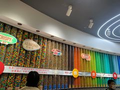 -m豆巧克力世界(上海世茂广场店)