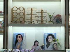 -翰佐蔡司小乐圆·依视路星趣控·暴龙眼镜折扣店