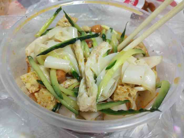 打分 凉皮就认准这家是 我喜欢的口味 小串也很有特色 外卖点好多次啦