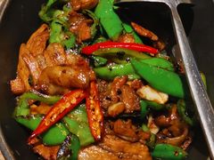 皱皮尖椒炒肉-小大董·烤鸭(凤凰汇店)