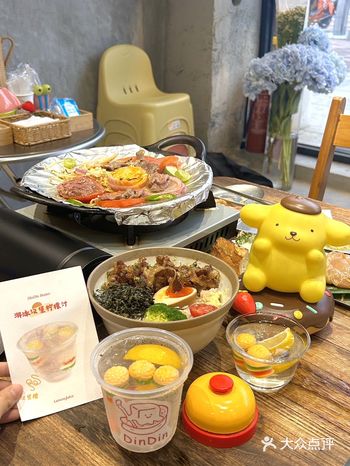 泉州！和图片长得一模一样的游泳汉堡柠檬茶…