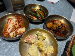 -草家酱蟹炭火烤肉店(珲春南路二店)