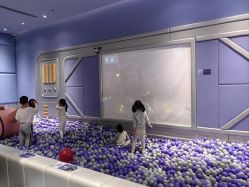 -嗨贝天地亲子乐园 · 生日派对·VR对战(万象城店)