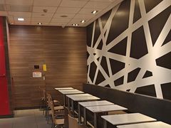-麦当劳(汉口火车站候车室店)