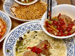 -李与白包子铺(桐梓林店)
