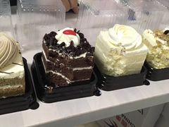 -红宝石·鲜奶小方·海派西点房(南丹店)