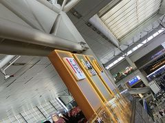 -麦当劳(上海虹桥站30B检票口楼上)