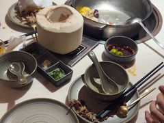 -喃喃椰·糟粕醋·椰子鸡火锅(七堡花园店)