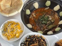 -丹水桥地锅鱼·翘嘴鲌·地方特色全鱼宴(丹江口大坝店)