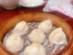 鲜肉小笼-老半斋(福州路店)