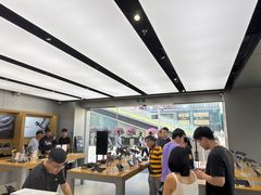 -DJI大疆(深圳华强北曼哈授权体验店)