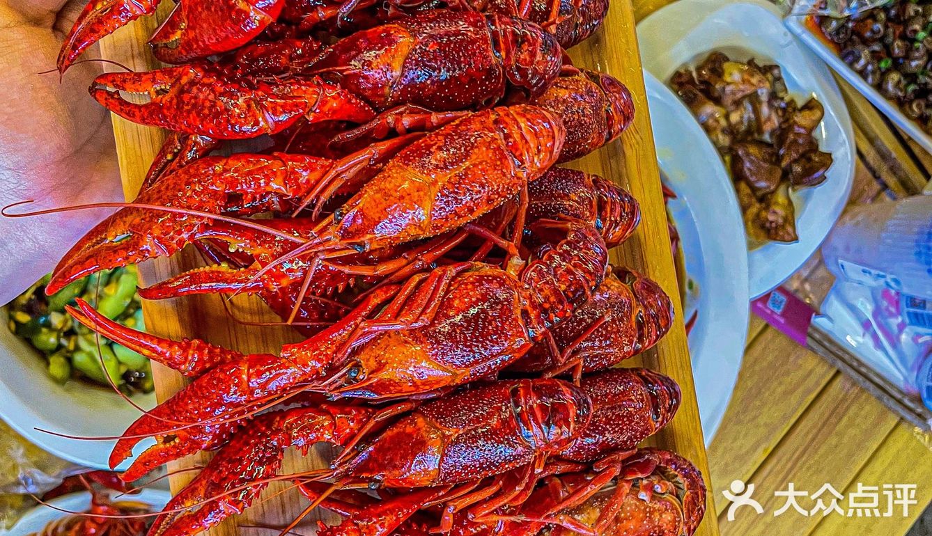 吃过推成山一样的小龙虾🦞塔么？