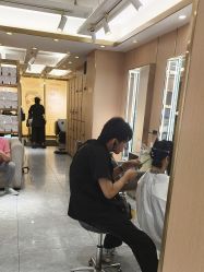 -一東造型烫发染发