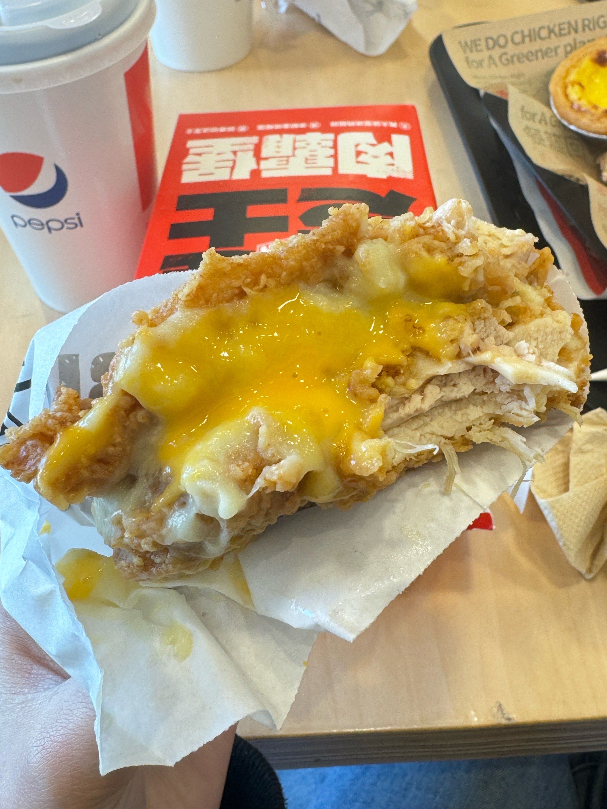 肯德基新品榴莲芝士肉霸堡