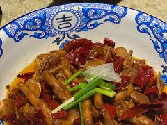 岳阳姜辣鸡爪-味上湘菜馆(岳麓山店)