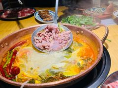 -洱火云南酸菜牛肉火锅(石景山当代商城店)