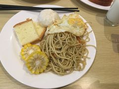 -铂逸梦秦酒店(横店梦幻谷店)