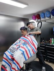 点击看大图 -C93 barber shop男士理发馆