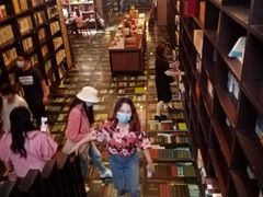 -钟书阁(松江泰晤士小镇店)