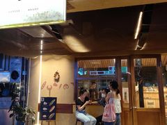 -天井·丑面包搭咖啡