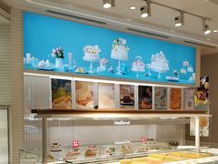 面包甜点陈列柜-好利来(新宜白店)