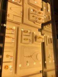 -老庙黄金(石路店)