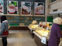 面包甜点陈列柜-清真全盛斋传统糕点(许士庙店)