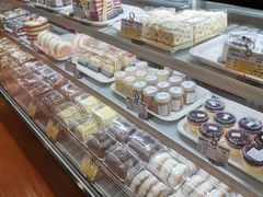面包甜点陈列柜-新侨三宝乐面包店(崇文门店)