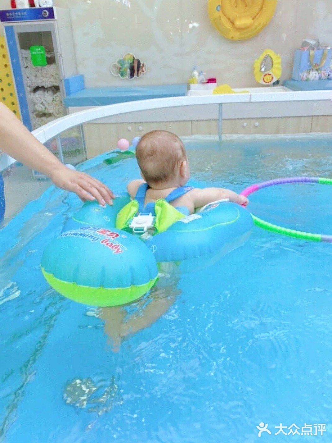 游泳不仅可以放松💫还能锻炼心肺功能～