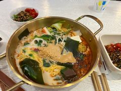 -阿上阿上麻辣香锅&麻辣烫(朝阳蓝色港湾店)