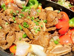 酱香牛仔骨拼金椒龙鱼锅-大丰收脆鱼(万达江北店)