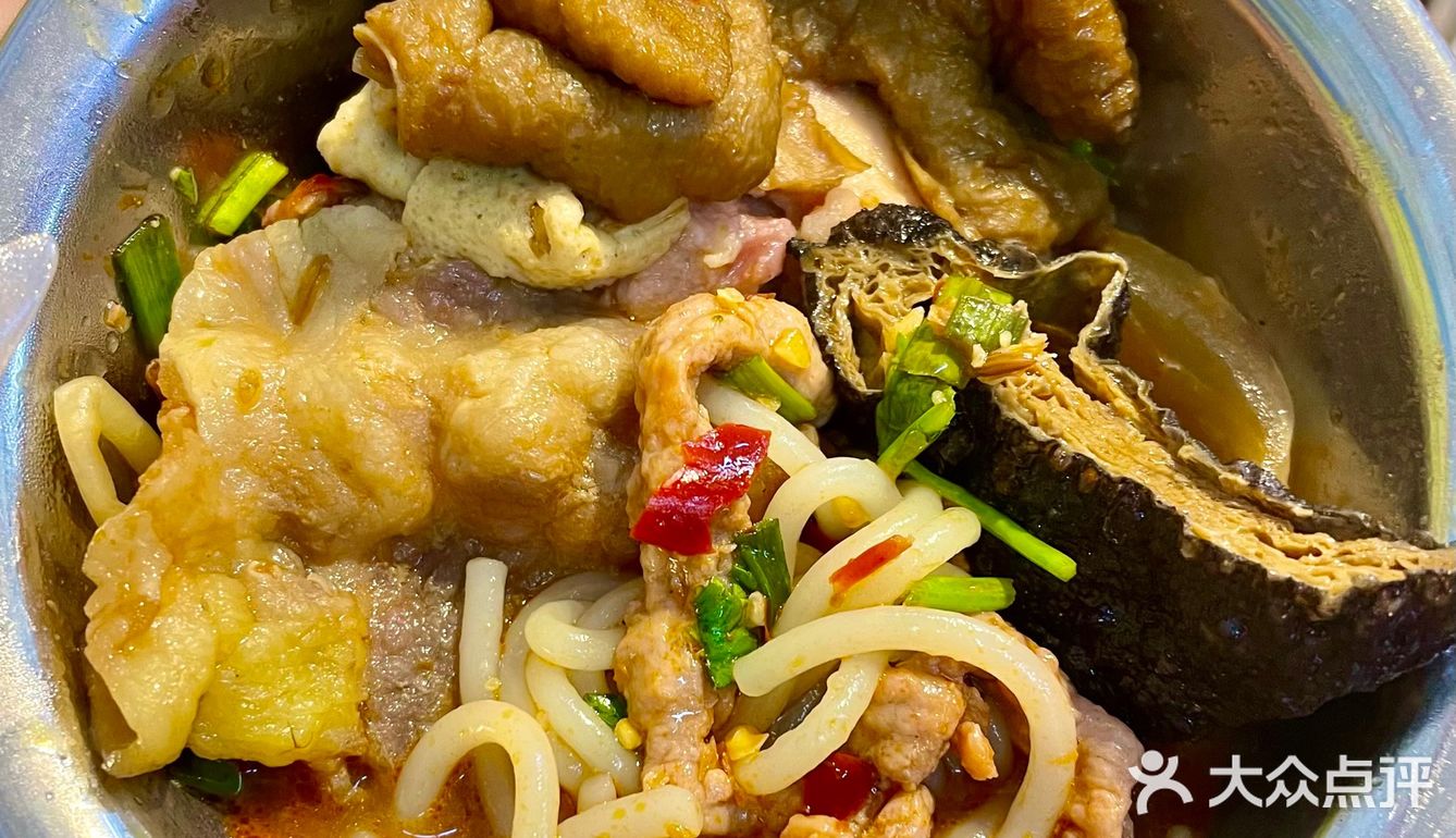 杭州首家双臭火锅 料太足啦