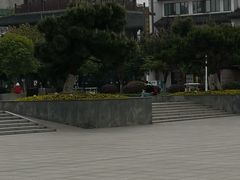 -巴陵广场