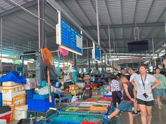 -霞涌市场海鲜摆卖区