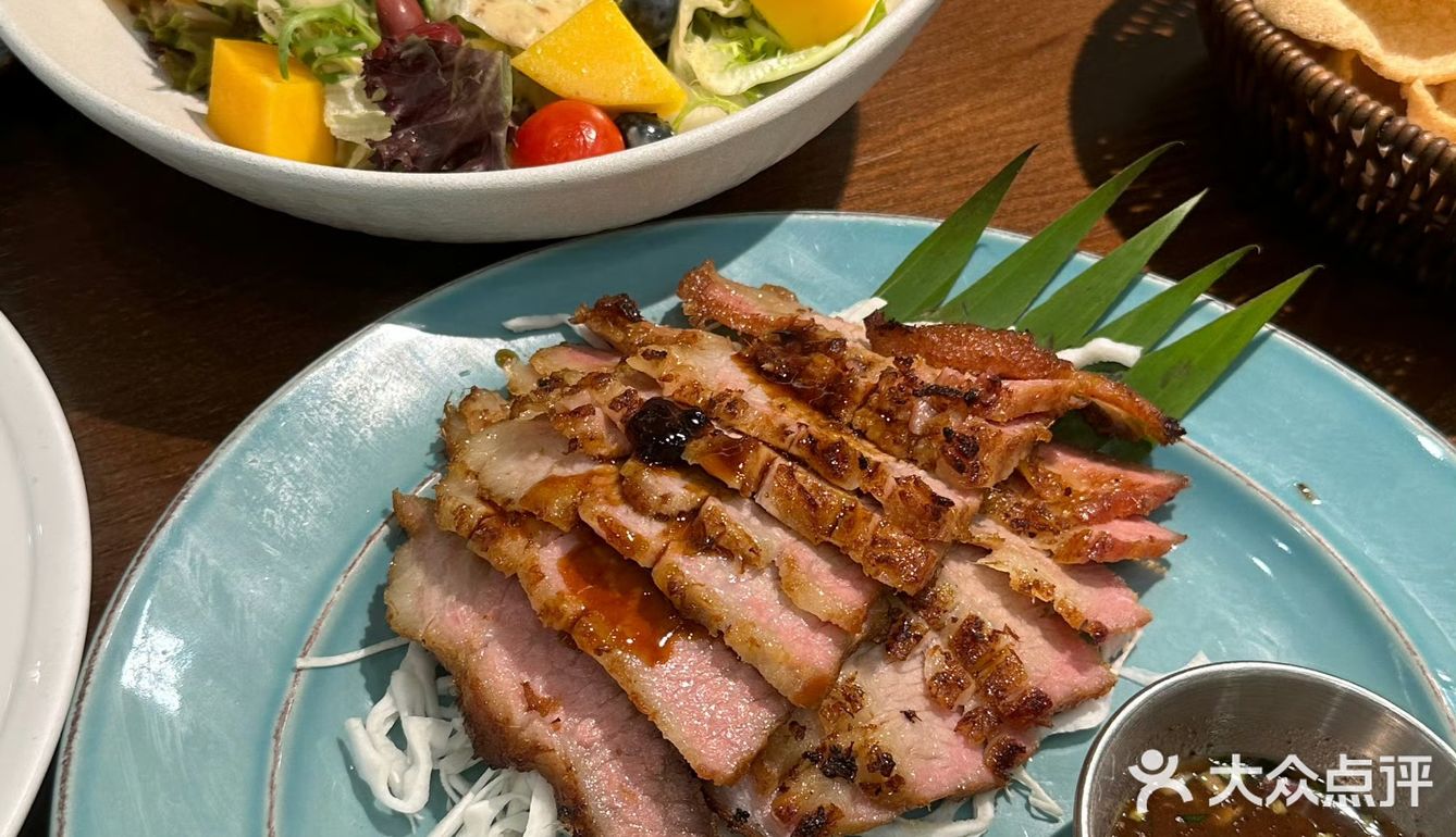 🔥打工人救命外卖！20元猪颈肉惊现整只小青