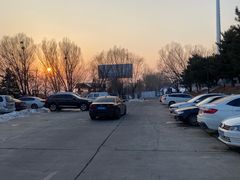 -石京龙滑雪场-停车场