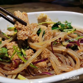 牦牛膝骨也非常好吃，牛筋嫩死了