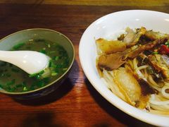 -牛八宝桂林米粉(八里庄店)