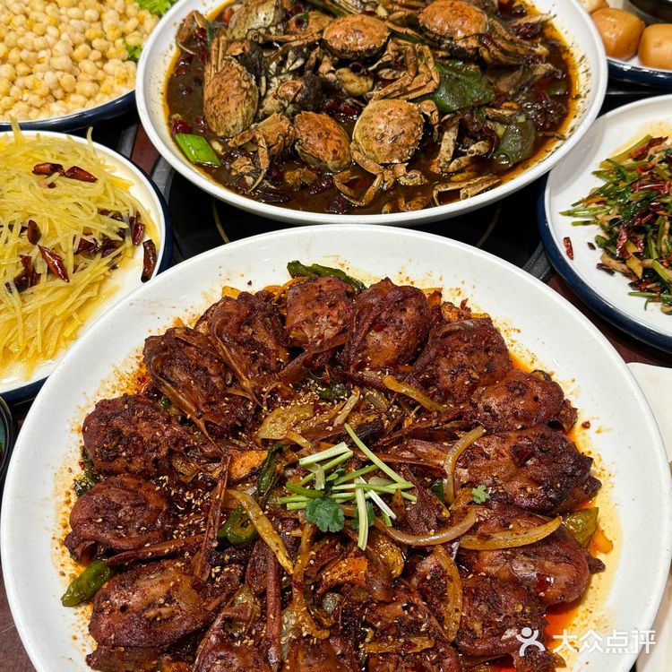 威海本地人才知道的店！！！ju香东北菜。。。 