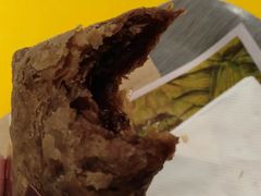 甜品站黑黑好巧三角派-麦当劳(东急新天地店)