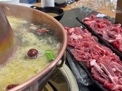 -果松木炭酸菜铜火锅·外婆参鸡汤