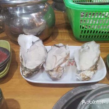 即使是一个人，来宝岗大道吃火锅很舒服；和朋友来简直就是快活林