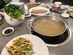 -郑猛记石岐鸽主题餐厅(长江店)