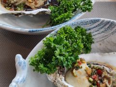 蒸特大乳山生蚝配头抽鲜花椒汁-解放碑威斯汀酒店-知味国际美食餐厅