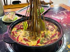 -灌县老妈砂锅串串香(万科红生活广场店)