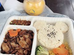 餐饮 杏鲍菇牛肉便当-上海迪士尼度假区