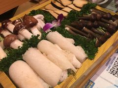 精品菌菇组合-慢丽江·云南野生菌土鸡锅(付家庄店)