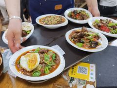 -歹歹的加个面过油肉拌面