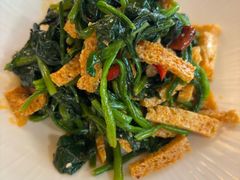 -汗腾格里·风味餐厅(新疆驻京办店)