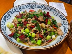 宣威小炒肉-老滇山寨•云南特色菜•地方菜•民族风情歌舞表演(金碧店)